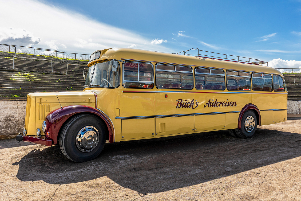 Reisebus aus den 50er Jahren