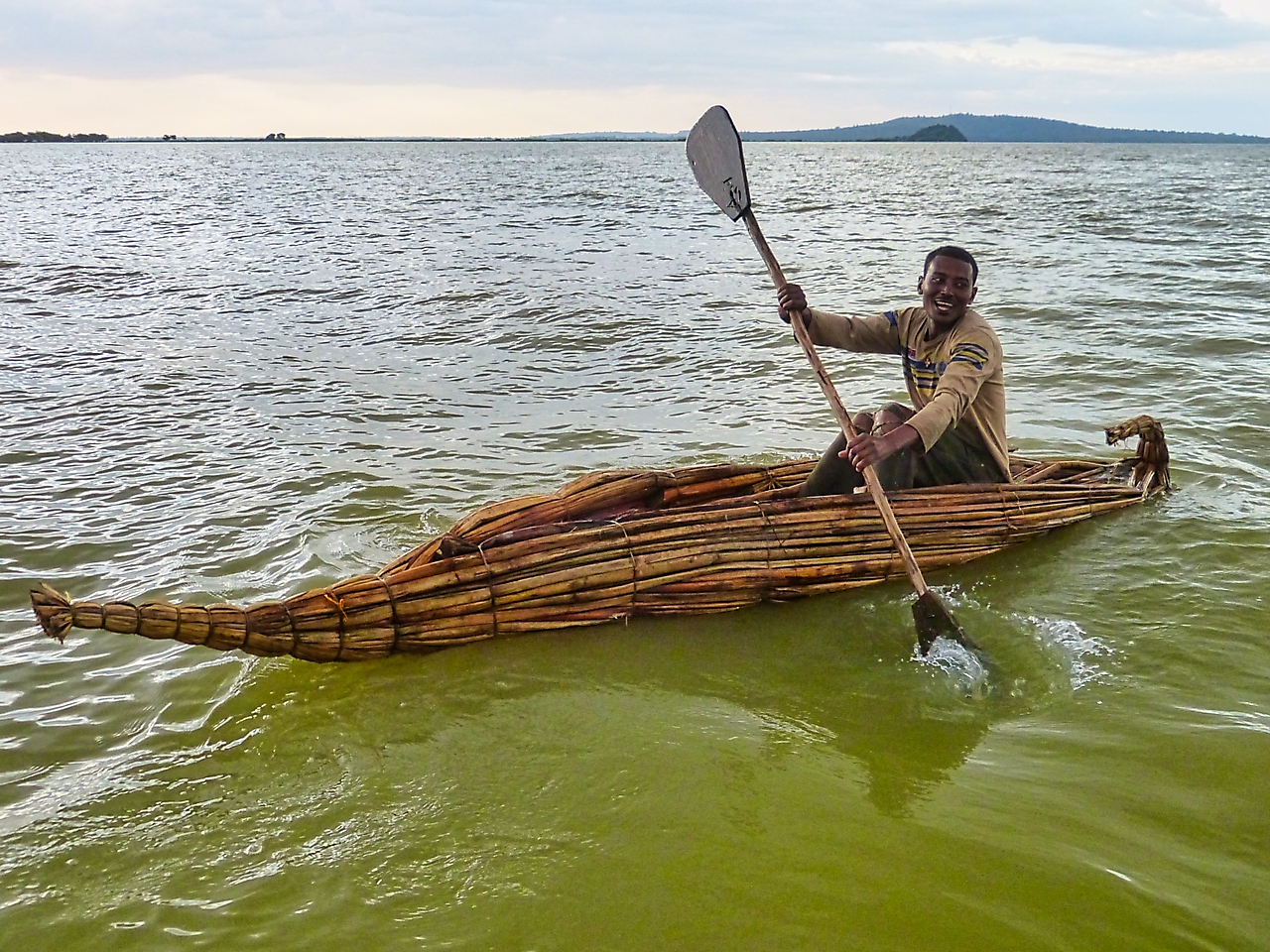 Fischer in einem Papyrusboot