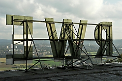 RWE in Spiegelschrift